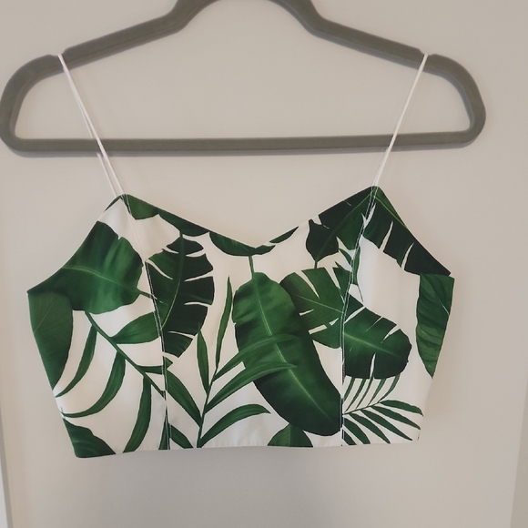 Alice + Olivia Green Leaf Print Crop Top - Picture 1 of 2
